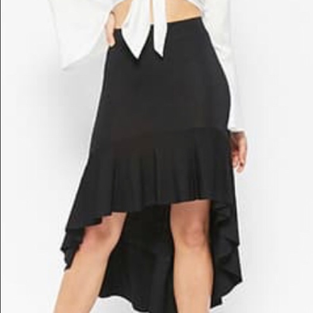 High/low Knit ruffle skirt